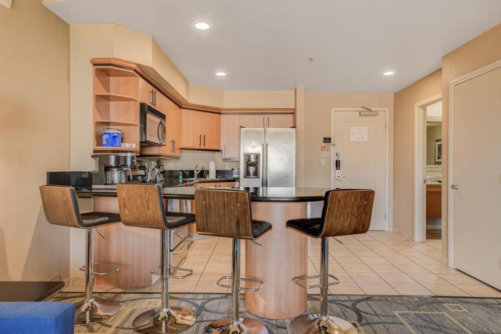 Ultimate Las Vegas Getaway One Bedroom Suite With Balcony, Kitchen, Gym, Pool & Free Parking Exterior foto